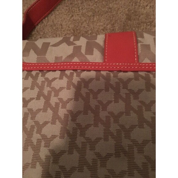 New York & Company Women's Printed Hand bag Shoulder HOBO Bag - Picture 5 of 8